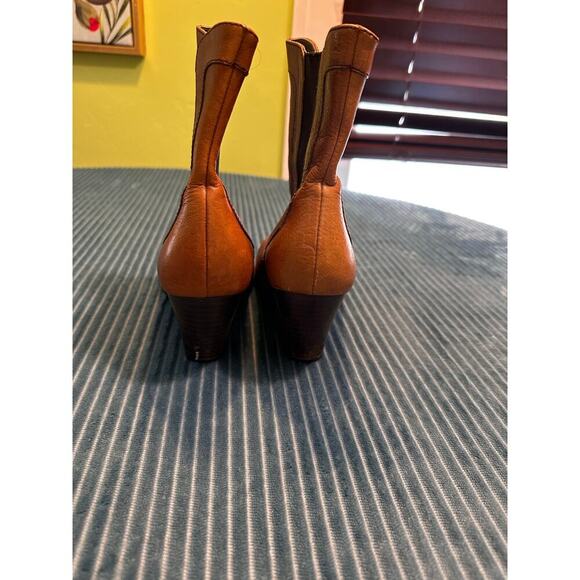 Born Leather Booties Size 8, 3-Inch Heel - Picture 2 of 5